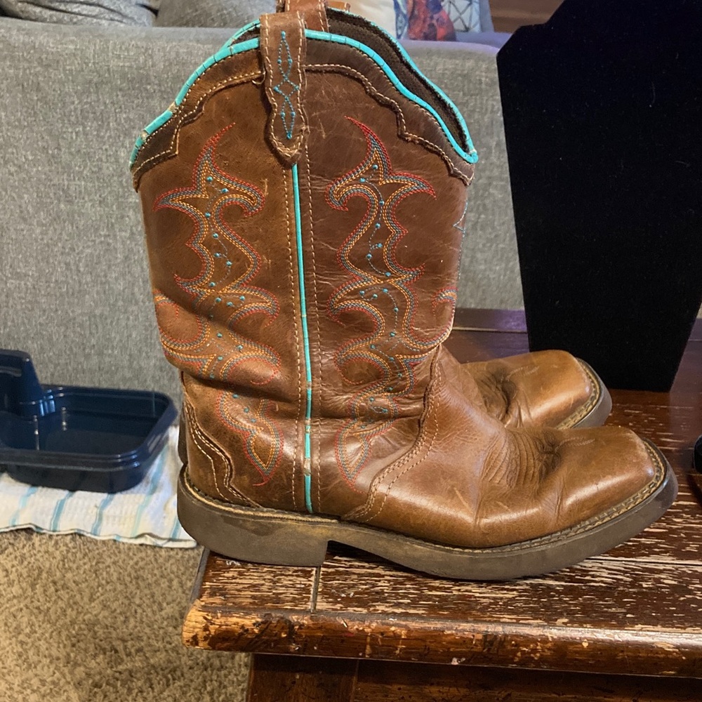 Justin boots style gypsy size 10B , but used for work  , shows wear scuffs